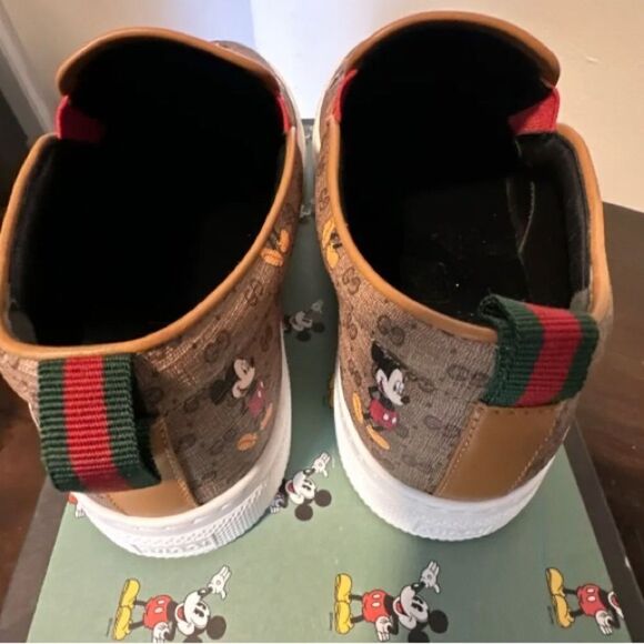 Gucci Mickey Mouse supreme Slide On 10.5 size With Box And Shoe Covers. - Picture 2 of 8